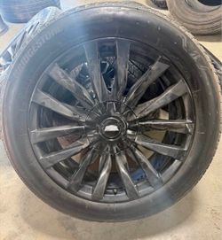 275/50R22 Bridgestone Alenza Tires