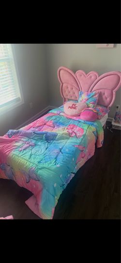New toddler bed with mattress