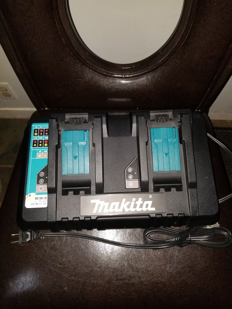Brand New Makita 2 battery charger 18 volts