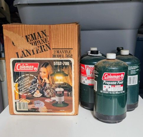 Vintage COLEMAN Propane Lantern 5152-700 , NEW, With 5 Full Propance Cylinders