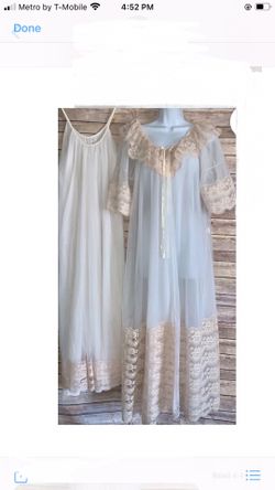 1950's Vintage layered chiffon peignor night gown with matching robe