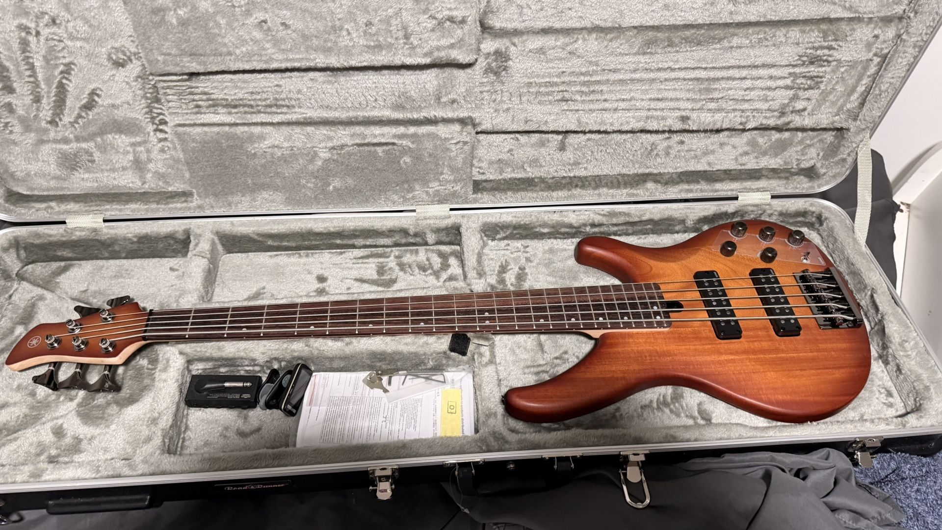 Bass And Case, Yamaha Trbx505