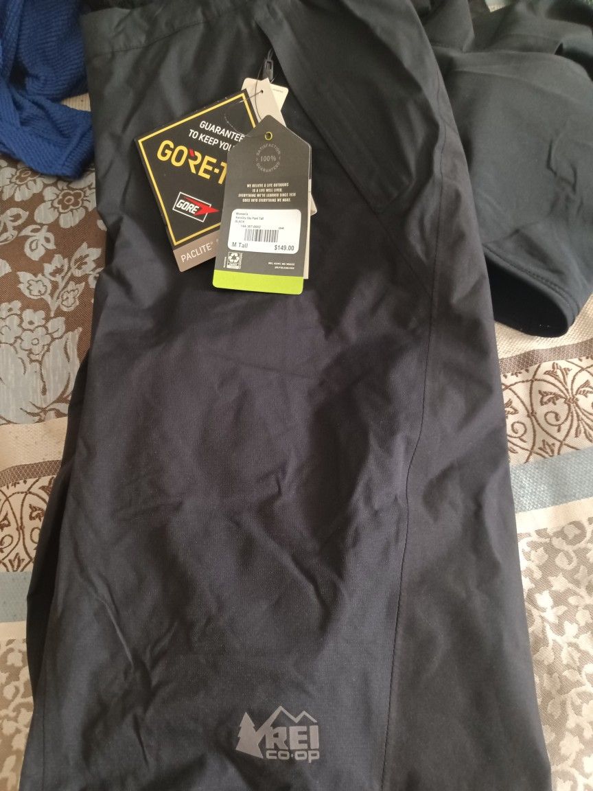 Gortex R.E.I Women's Pants.Size Medium Tall.Original Price 149.00.Selling For 60.00.Brand New With Tags