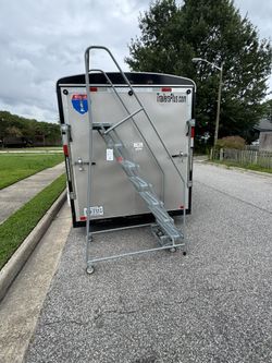 ULINE ANGLE LADDER