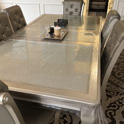 6 Chair And Dinning Table And Cabinet