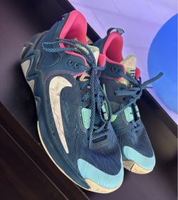 Athens lago Nike shoes