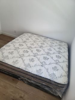 Queen Mattress with Box Spring