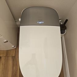 Smart Toilet W/Bidet Built In, Auto Open/close Heated Seat 
