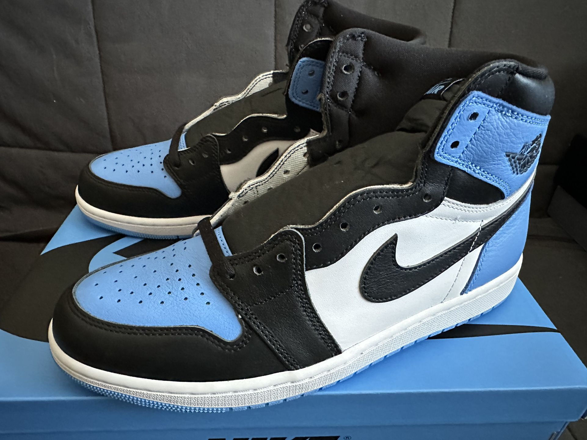 Nike Air Jordan 1 Retro High OG UNC Toe - Size 11.5M