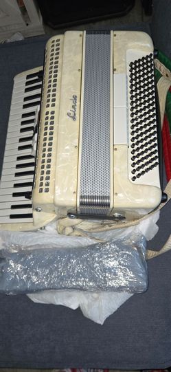 Lindo Accordion