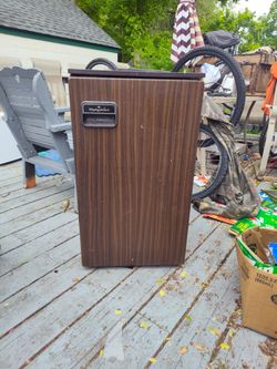 Hot Point.Min.fridge.freezer.