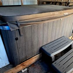 4 Person Hot Tub 