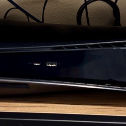 PlayStation 5 PS5 disc edition with extras (2tb SSD storage, custom plates, original box)