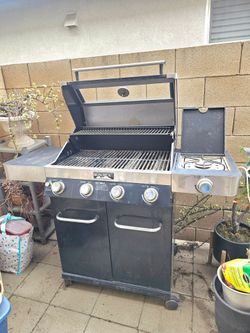 Gas Bbq Works great big size in good condition
