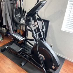 NAUTILUS E616 Elliptical Machine 