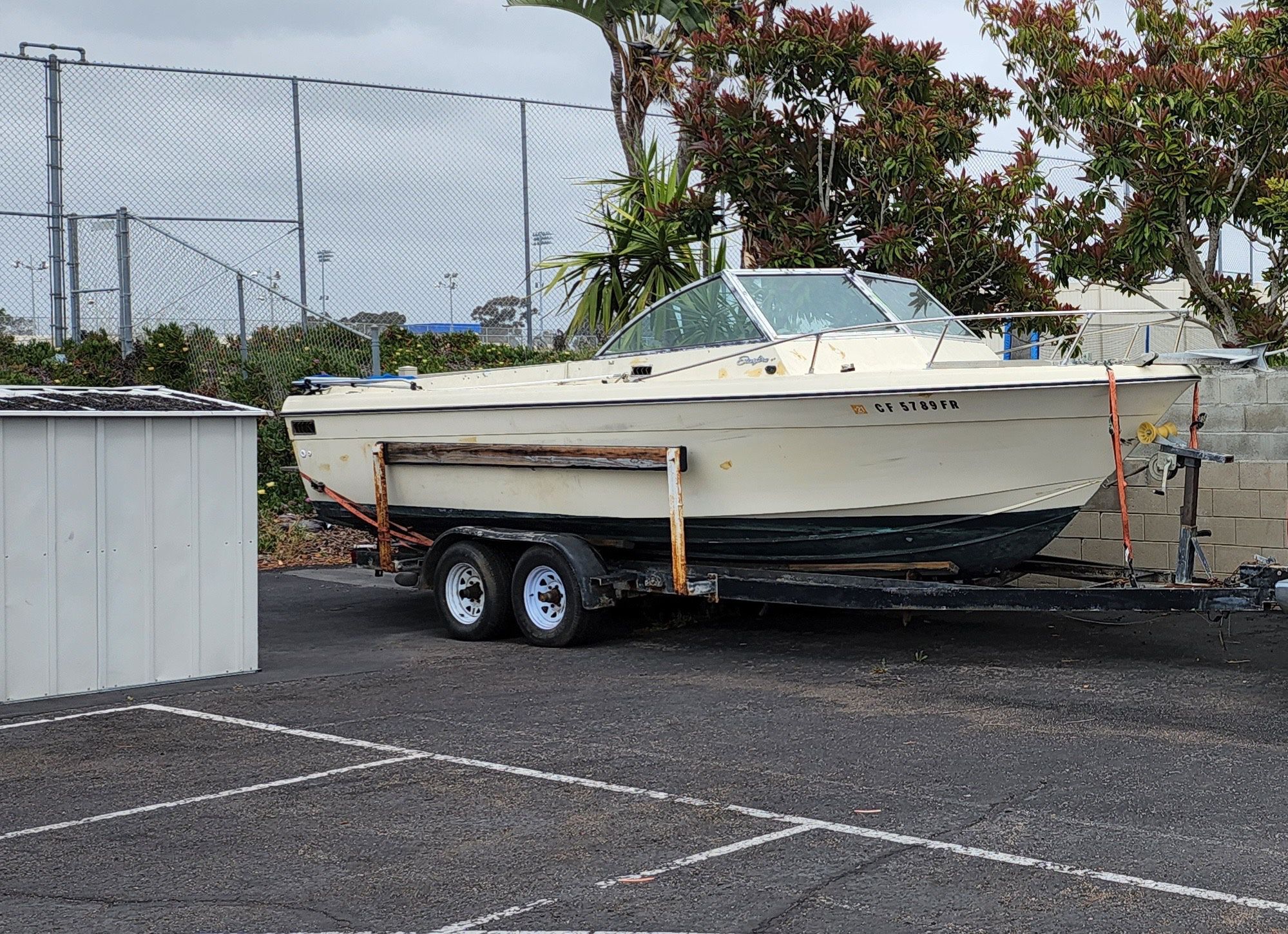 25’ Starfire Fishing Boat With Trailer