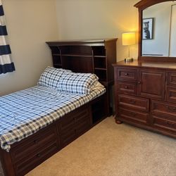 Dark Wood 3 Piece Full Size Bedroom Set
