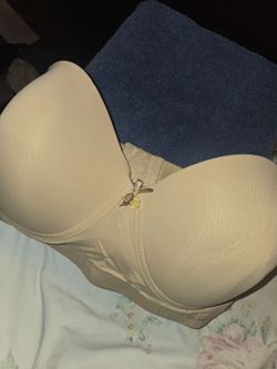 Daisy Fuentes Nude Strapless Bra size 42D