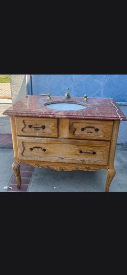 Bathroom vanity