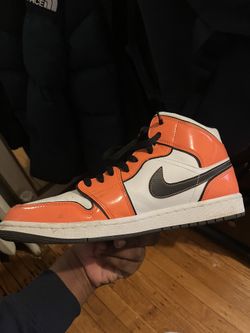 Jordan Mid 1s in good Condition! (Men’s 11.5)