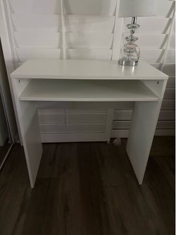 Small Computer Desk