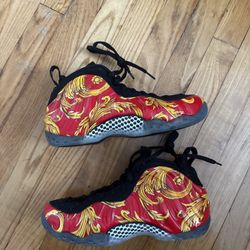 Supreme foamposite Size 8 DS