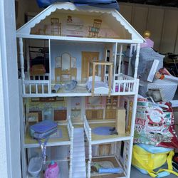 Large Doll House