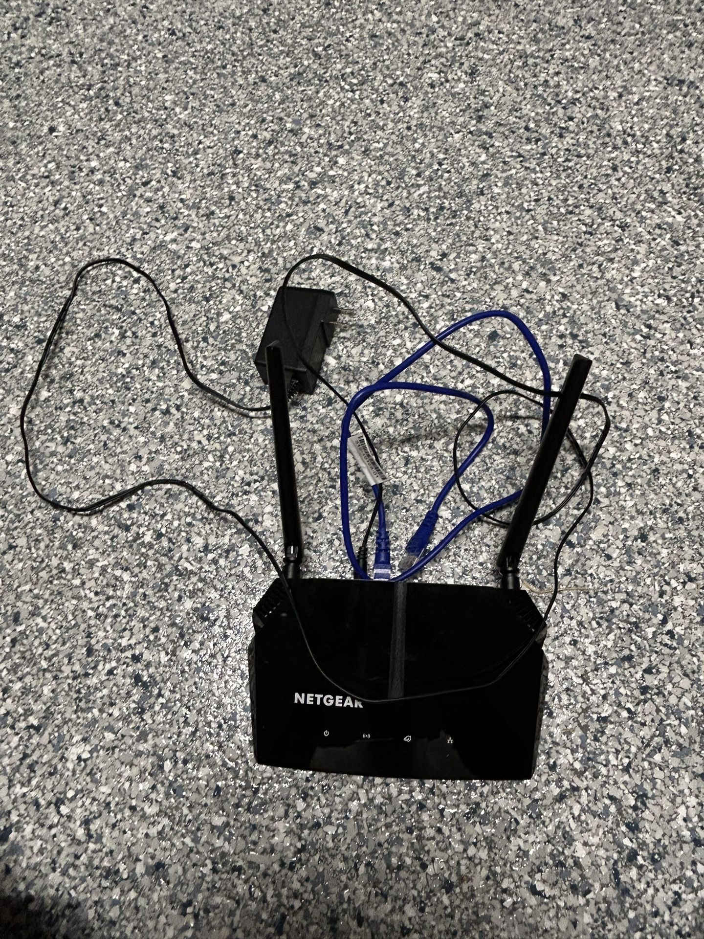 Netgear Router In Good Condition - R6120