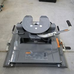 B&W Fifth Wheel Hitch Companion & Slider for 2020-2026 GMC or CHEV 2500/3500 w  Puck Bed - RVK3775