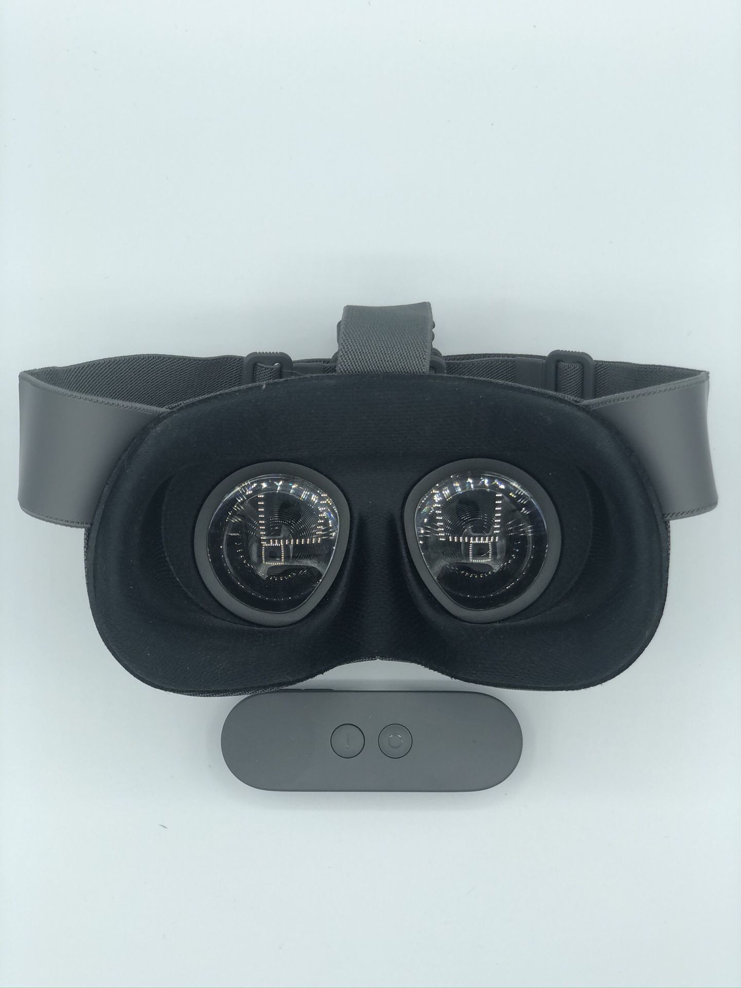 Google Daydream VR headset