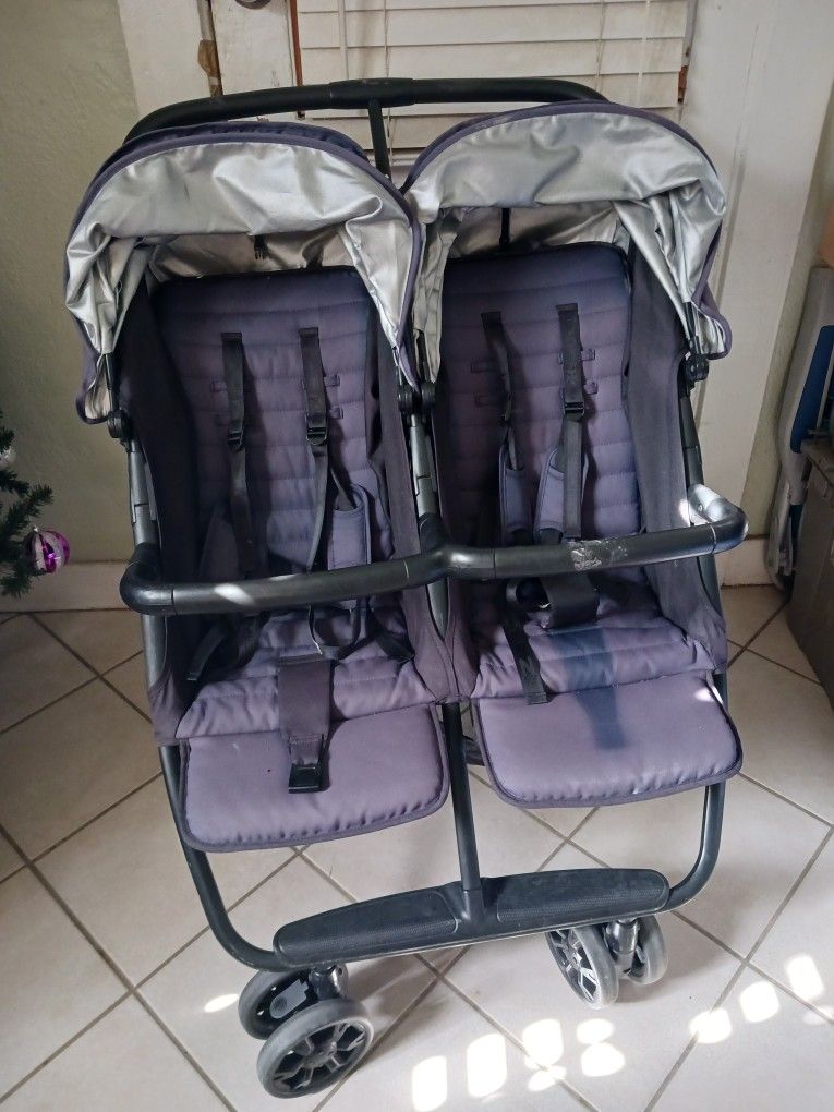 Zoe Twin Stroller