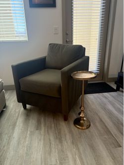 Arm Chair + Side Table Set 🌵MUST GO🌵