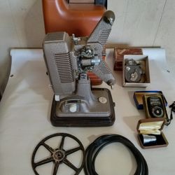 VINTAGE PROJECTOR REVERE P-90
