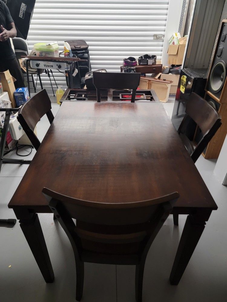 4 Seater Dining Table