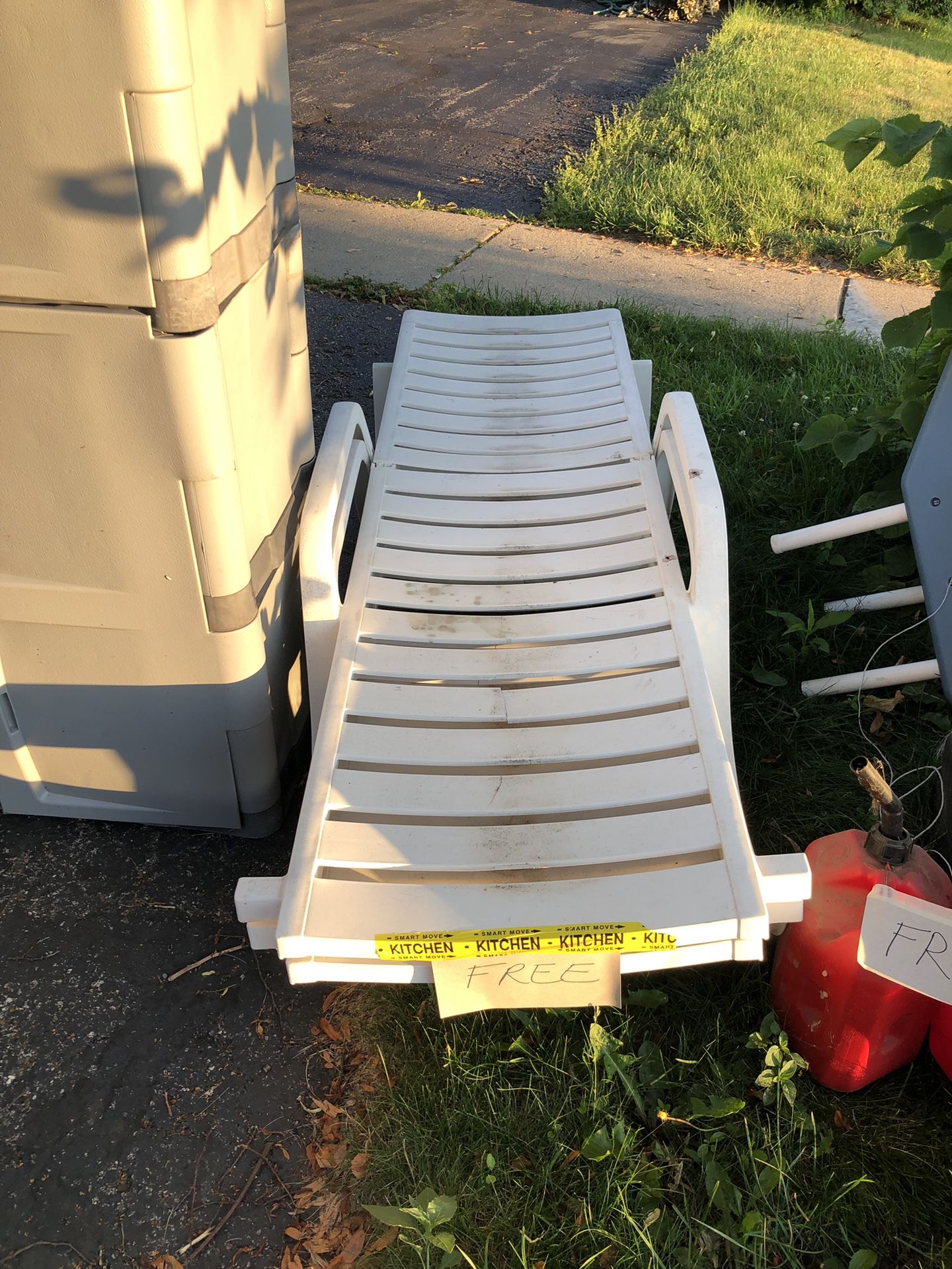 Rubbermaid Storage Cabinet, Outdoor Loungers, Decorative Planters