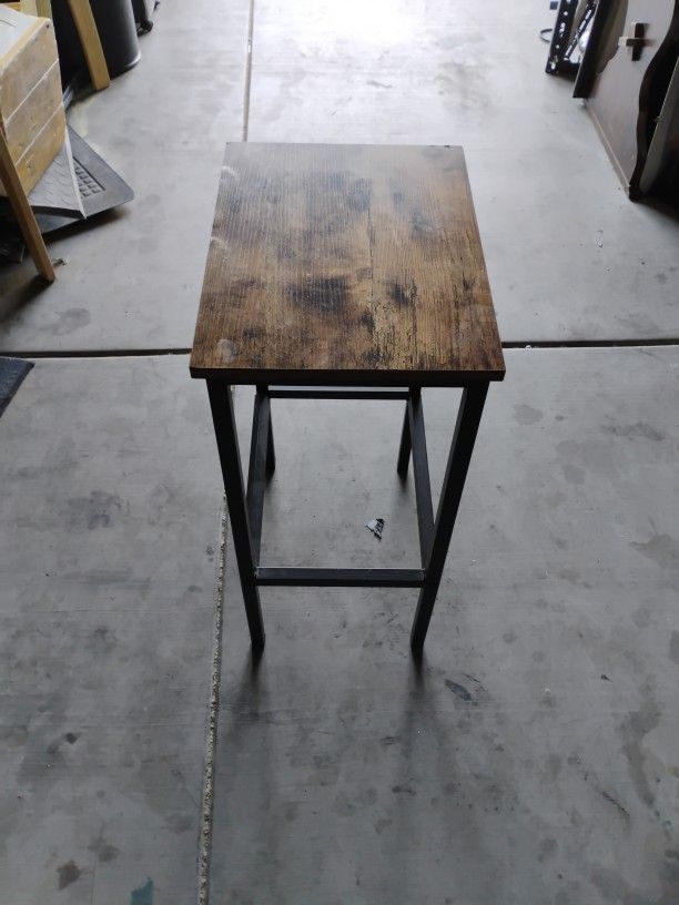 Table /Small/Tall