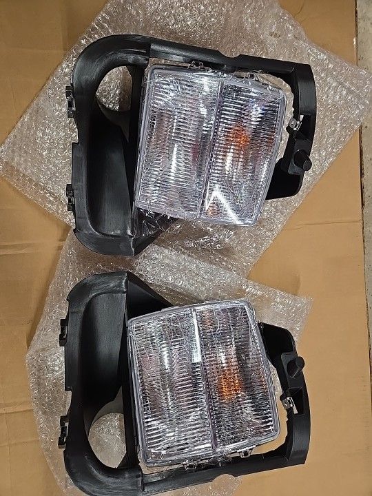 New Set Of 2 Fits CADILLAC CTS 2004-2007 Left & Right Side Fog Light Assembly