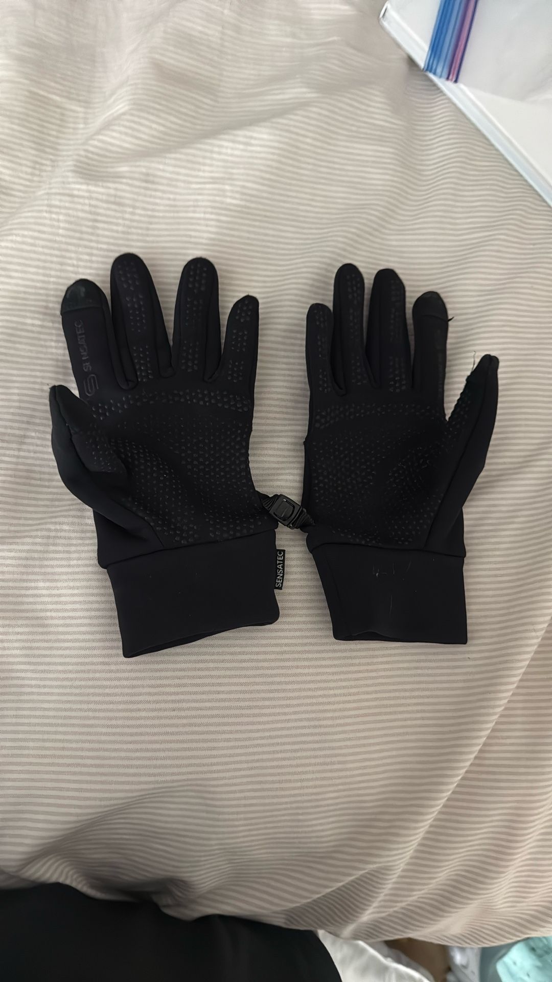Good Condition Grippy Gloves For Riding On A Bike