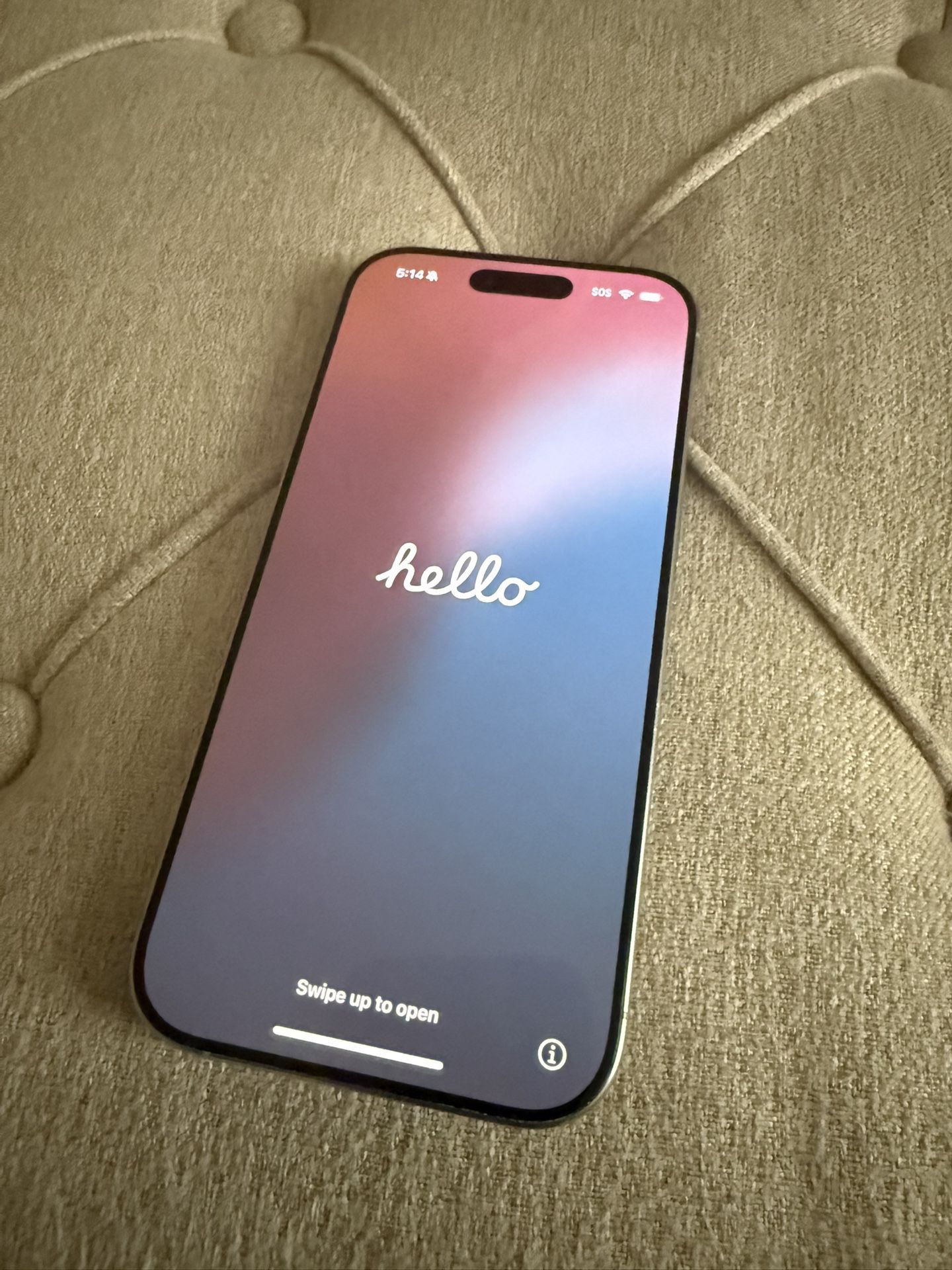 *$600 LIKE NEW AT&T iPhone 16 Pro 256 GB *