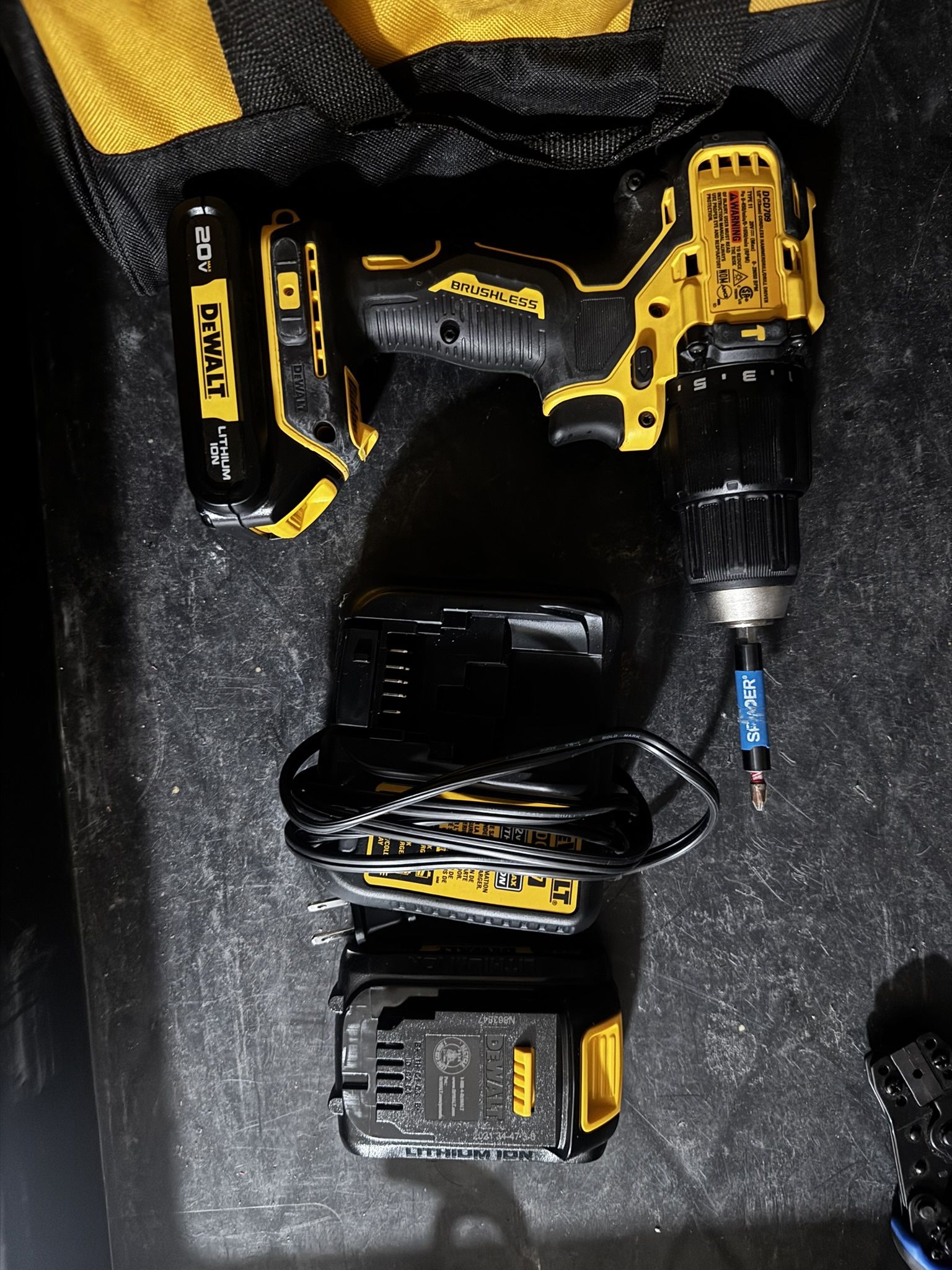 DEWALT DRILL