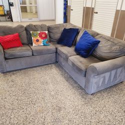 Grey Sectional (I CAN DELIVER)