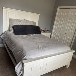 Queen Bedroom Set