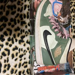 Authentic Wmns Dutch Green Jordan 1s