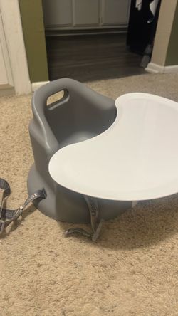 Upseat baby chair