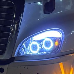 Freightliner 2008-2017 Headlight Driver Side