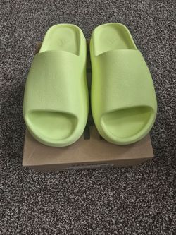 Yeezy Slide Glow Green sz 9