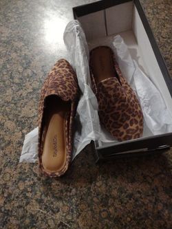 Shoes size 6