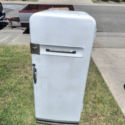 Working Antique Refrigerator 