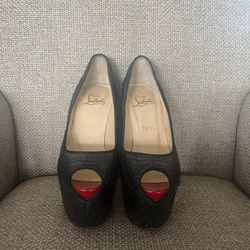 Christian louboutin Size 7