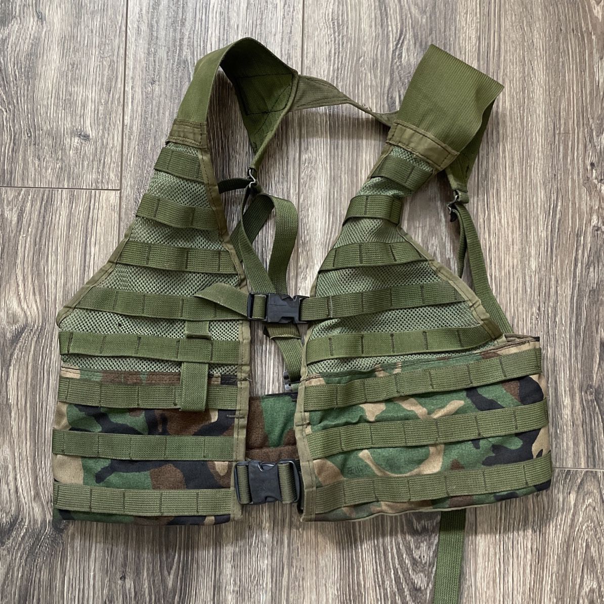 Load bearing vest Genuine US military MOLLE II